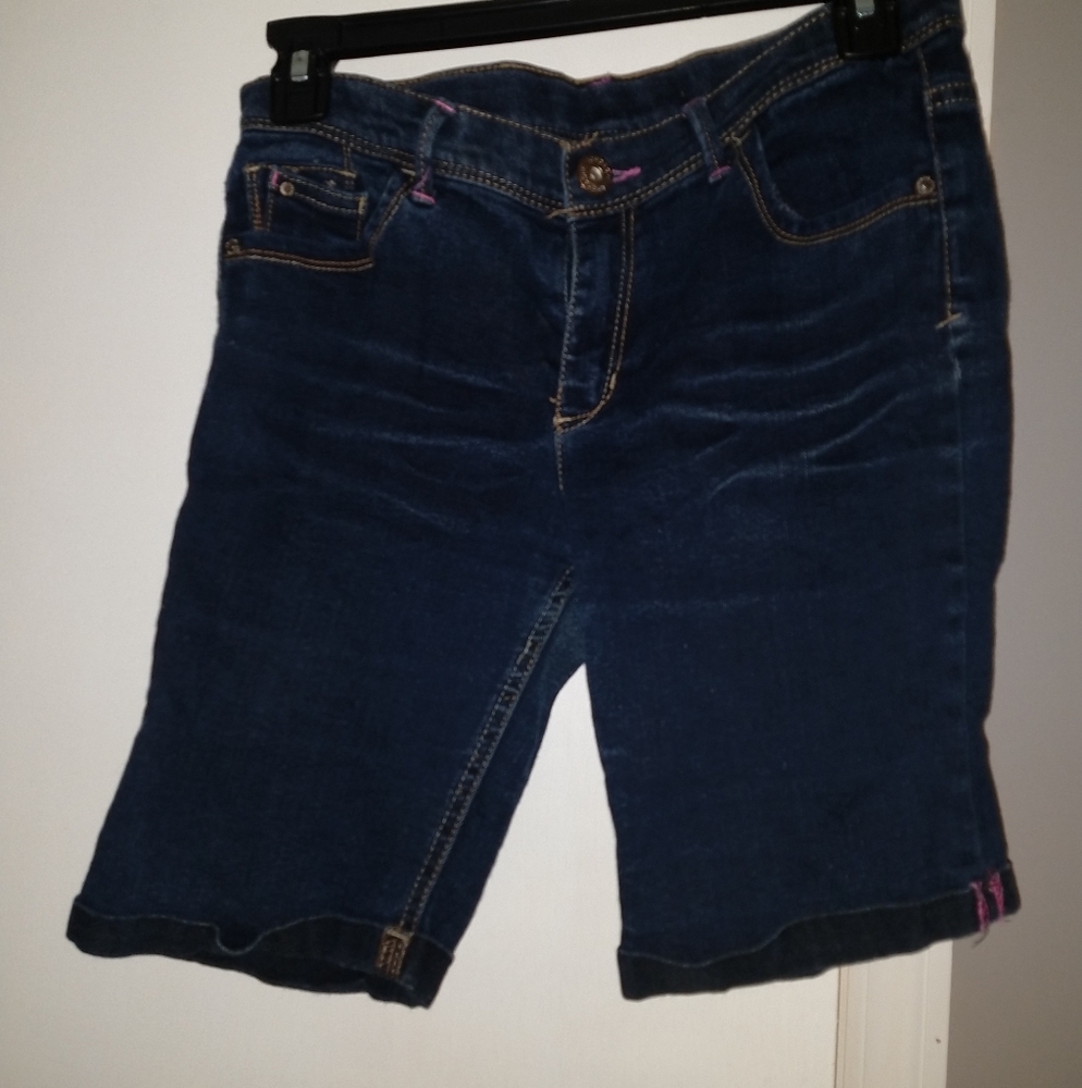 Mid thigh shorts